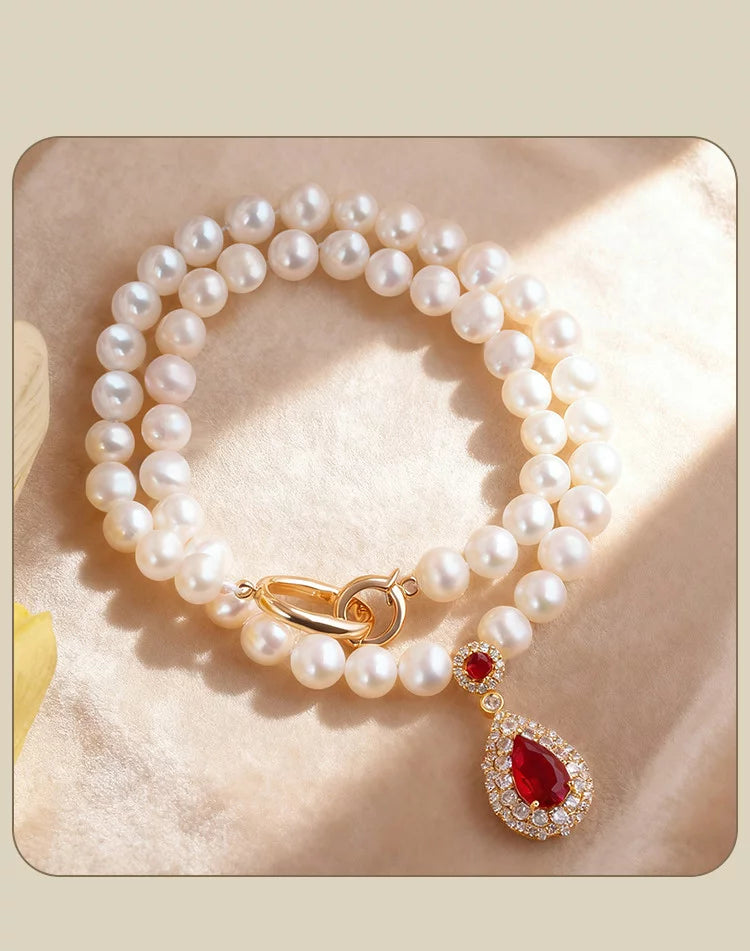 Freshwater pearl necklace with luxurious imitation ruby