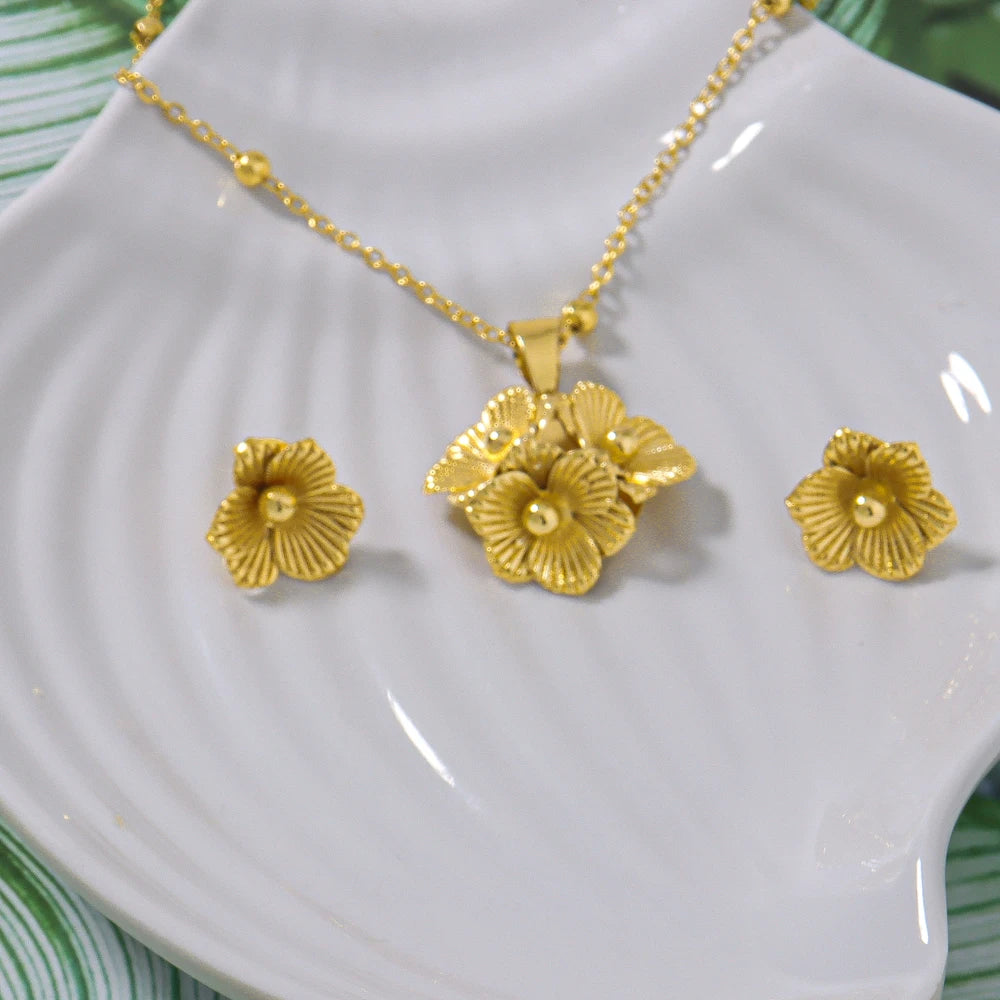 Women Necklace Earrings Jewelry Set Exquisite Flower Pendant Gold Plated Luxury Nigeria Wedding Women's Day Gift