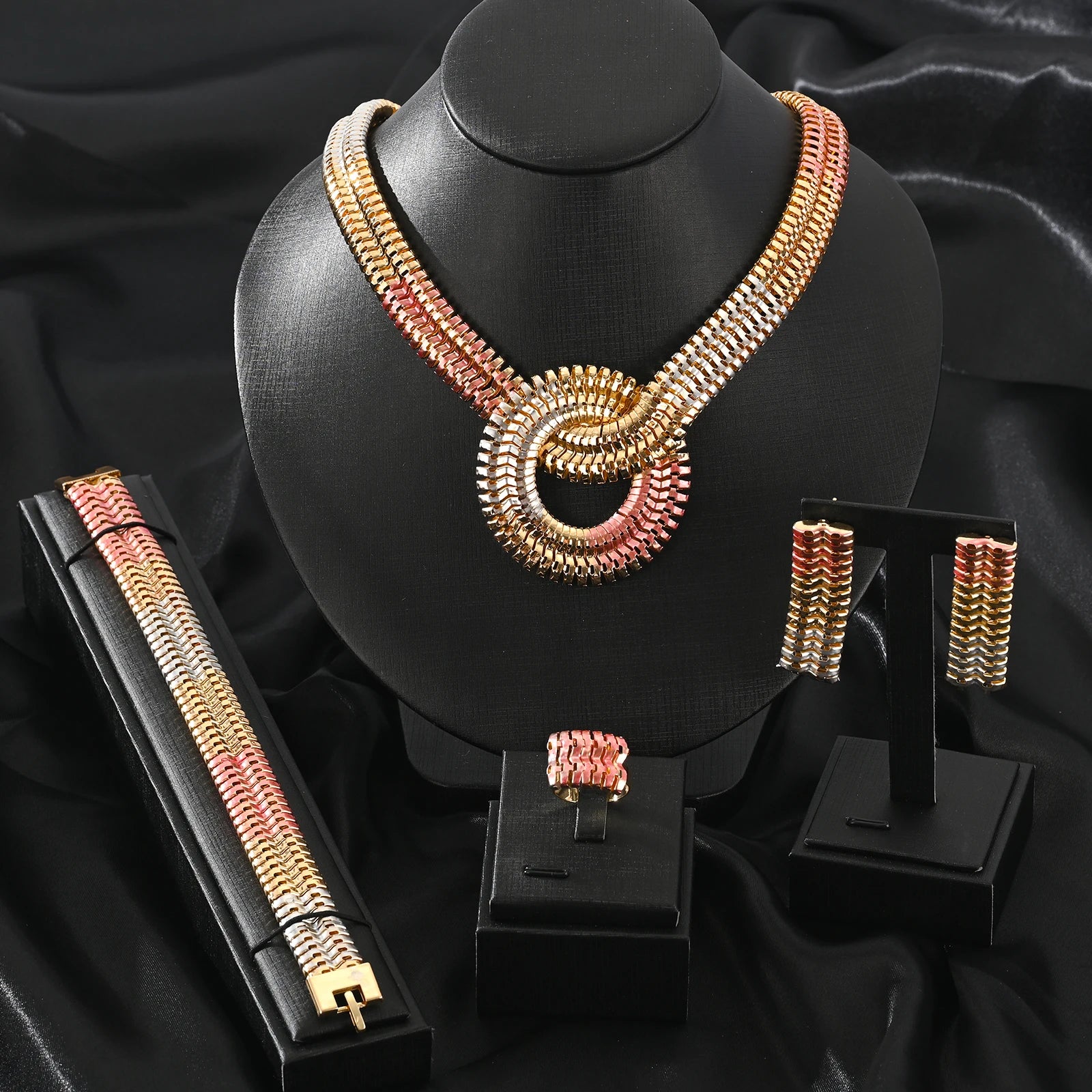 Fashion Prom Jewelry Sets Earrings and Rings Women Necklace 18k Gold Plated Design Earring Bracelet Rings Gifts Sets