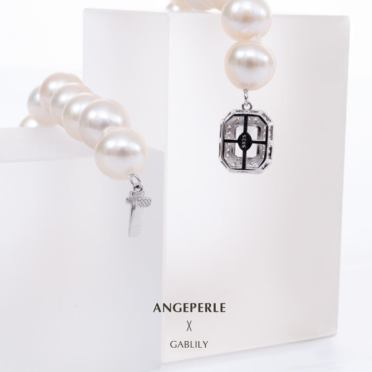 White Pearl Necklace